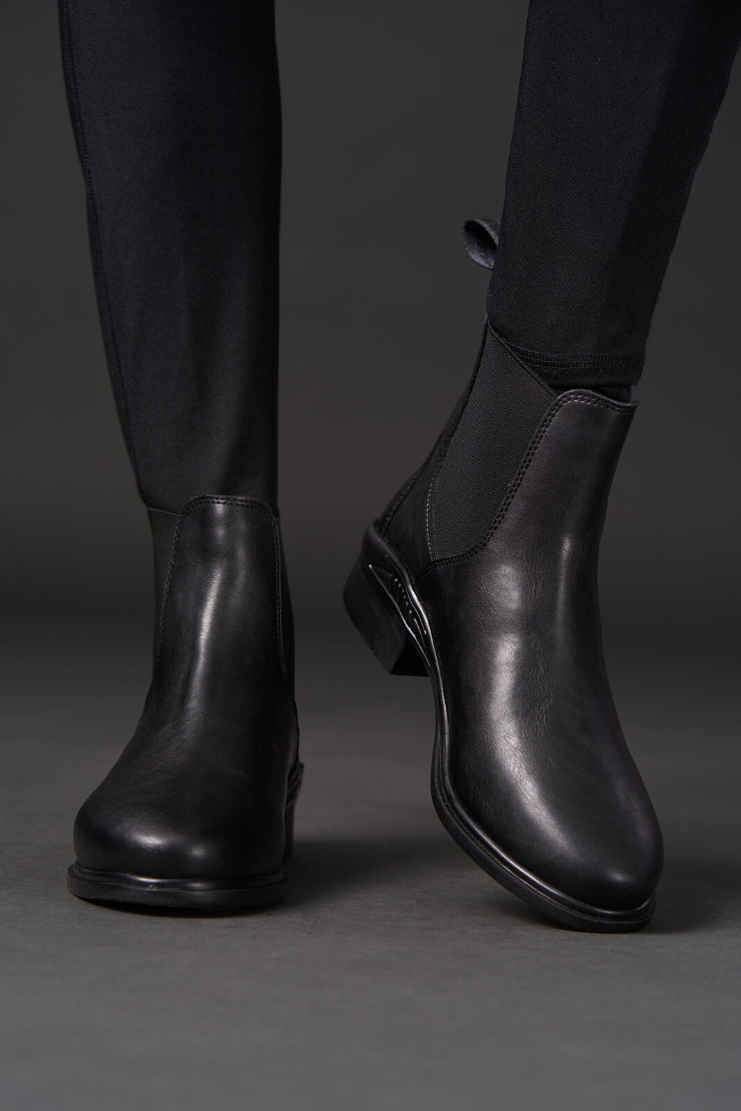 Equipage Kick vegan jodphur boot