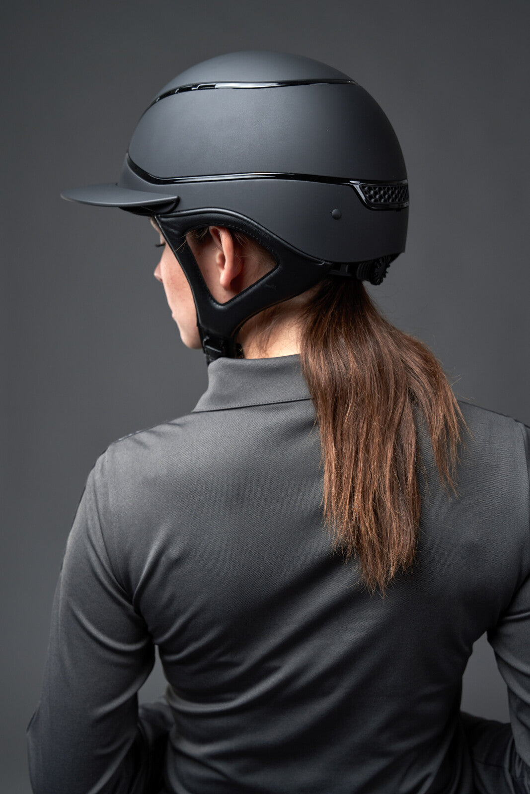 One K Xtreme Reithelm - Glänzende Details