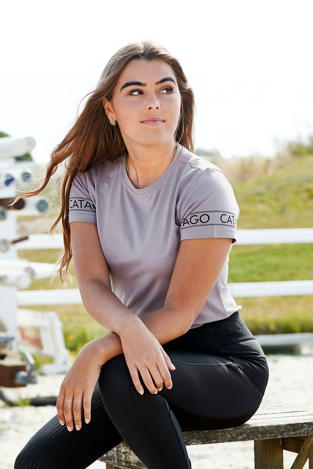 CATAGO Ryley T-shirt med logo på ærmer