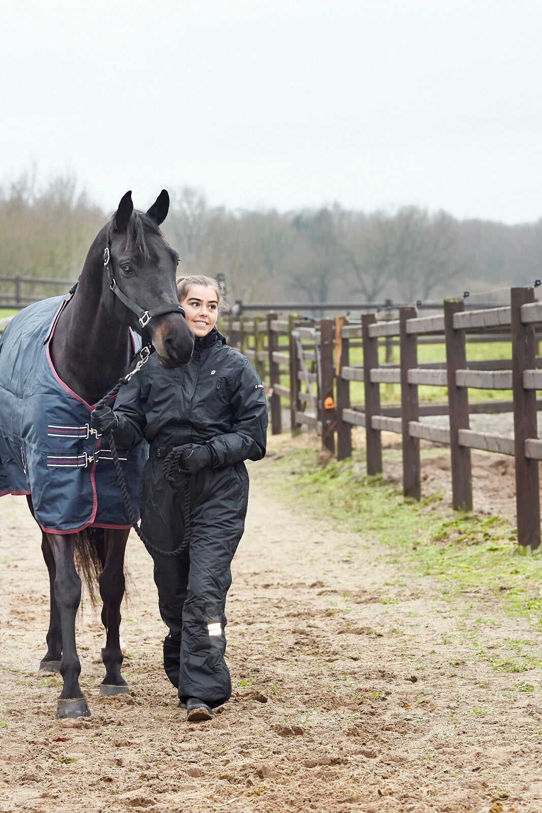 HorseGuard Turnout täcke 600D med avtagbar nacke 200g