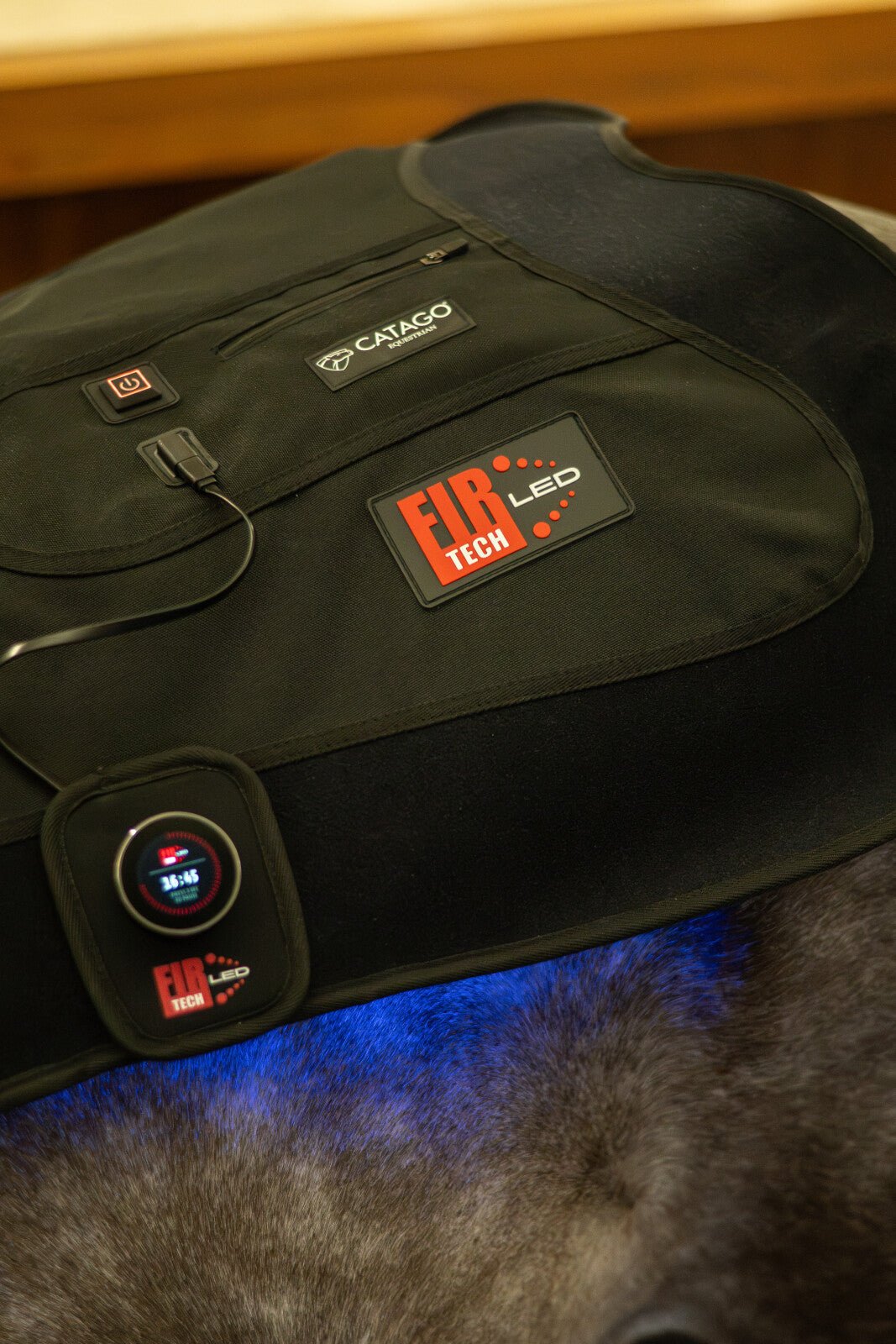 CATAGO FIR - Tech LED therapy pad X84, 115 x 74cm - Unamari