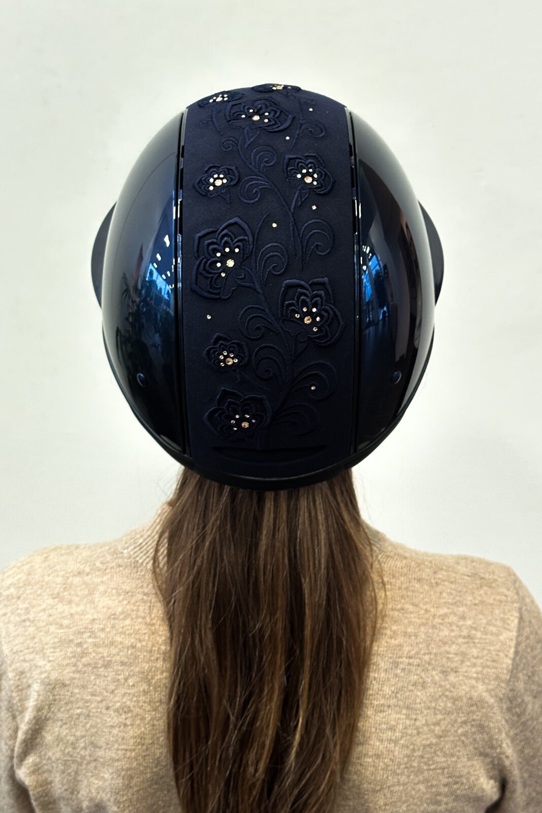 One K Avancé riding helmet - Embroidery top, chrome pipe - Unamari