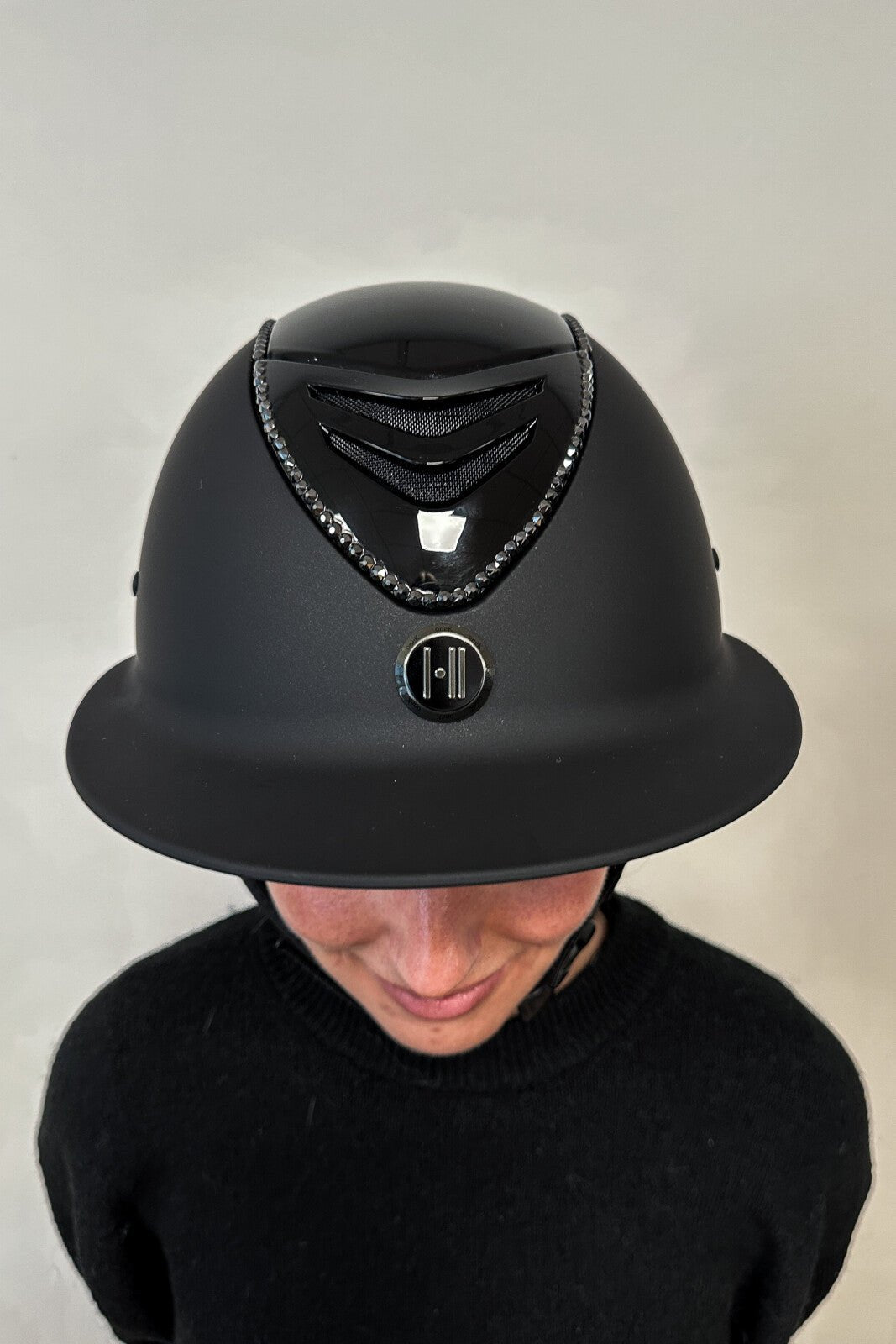 One K MIPS Avancé Lux riding helmet - glossy top, black swarovski pipe - Unamari