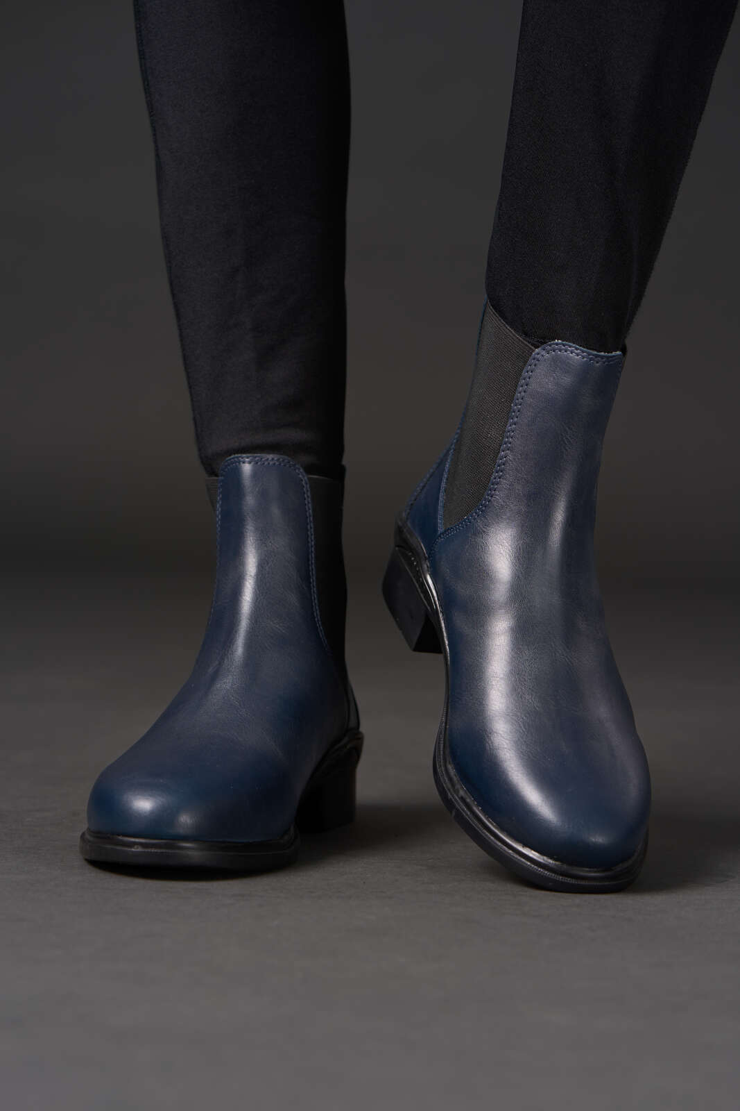 Equipage Kick vegan jodphur boot