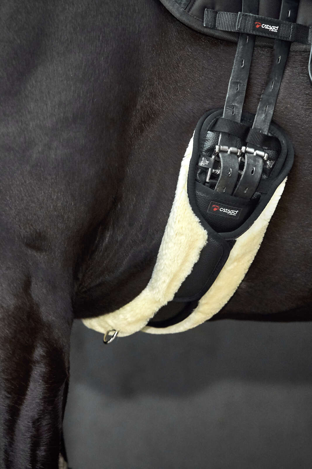 CATAGO gjord m imitert lammeskinn
