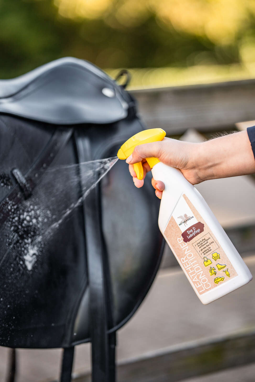 Bense & Eicke Leather balm - step 2