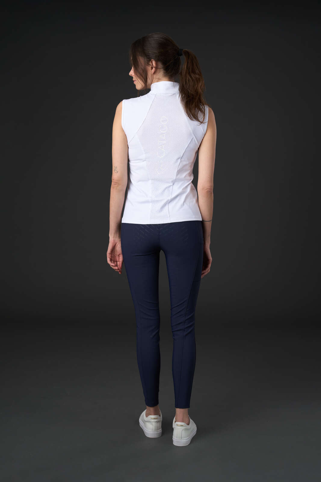 CATAGO Teodora-stævnebluse uden ærmer