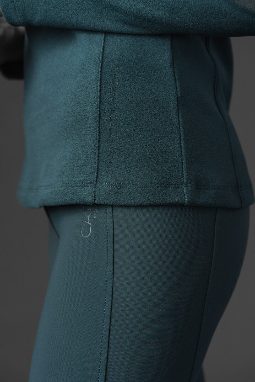 CATAGO Violetta Half-zip pullover