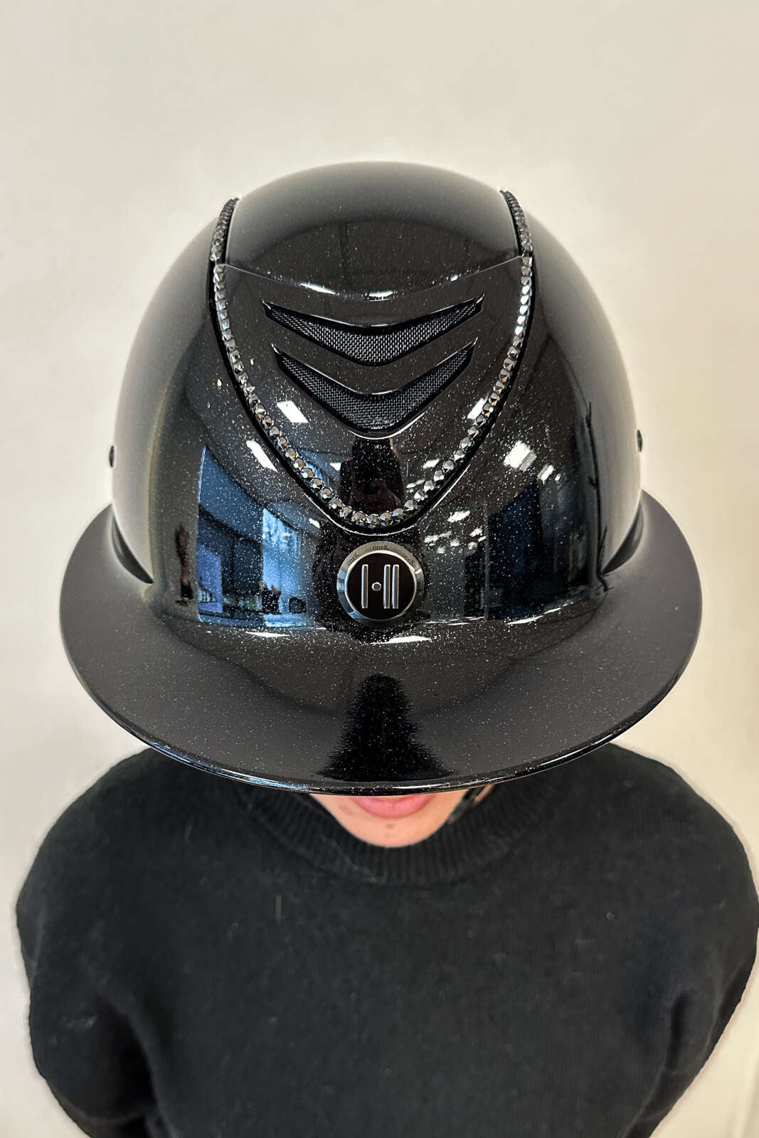 One K MIPS Avancé Lux ridhjälm - skimmer, svart swarovski pipe